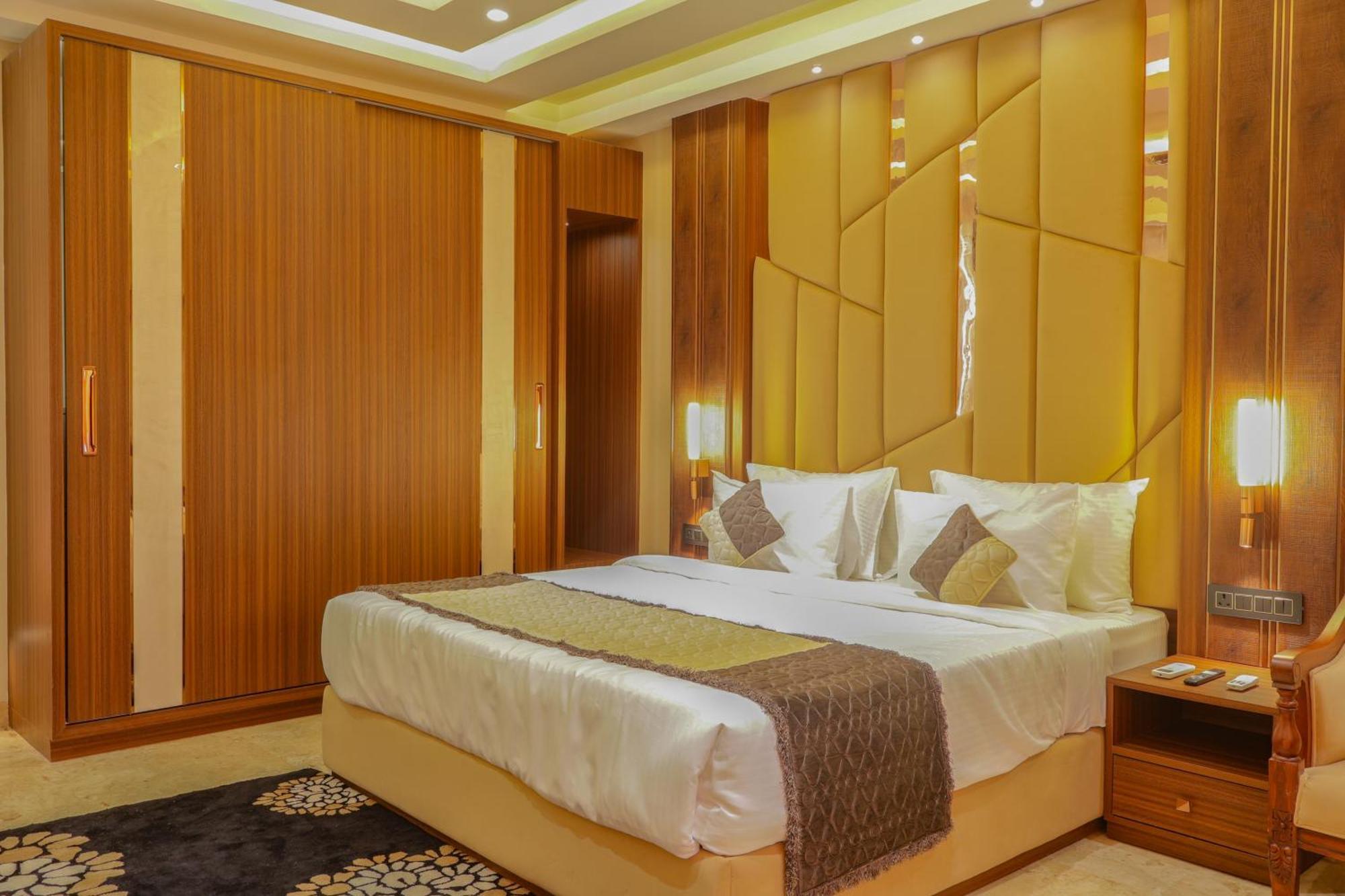 Suramya Homestay Бопал Екстериор снимка