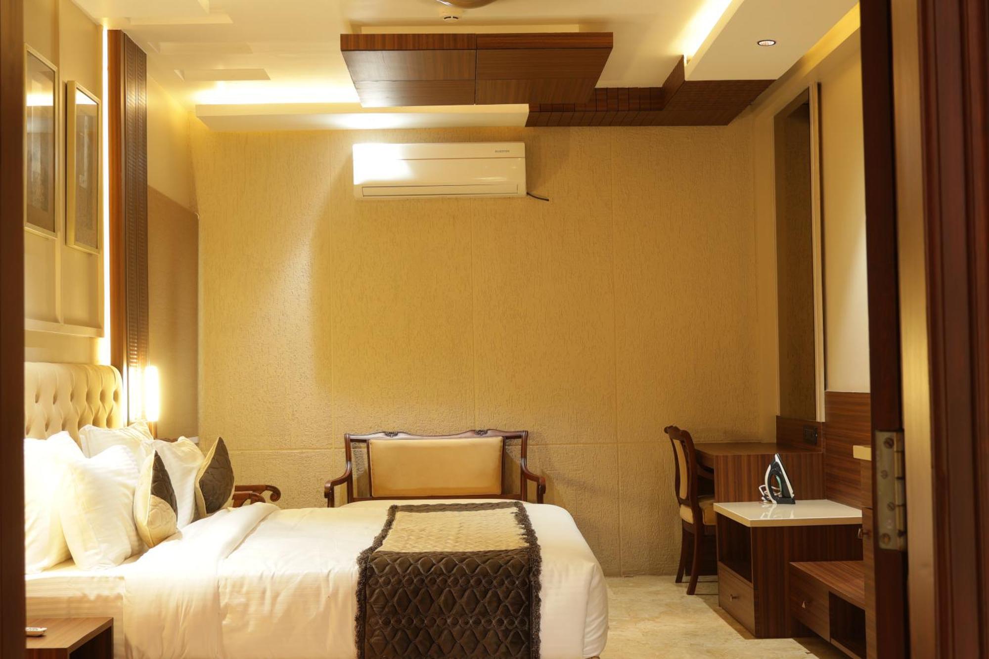 Suramya Homestay Бопал Екстериор снимка