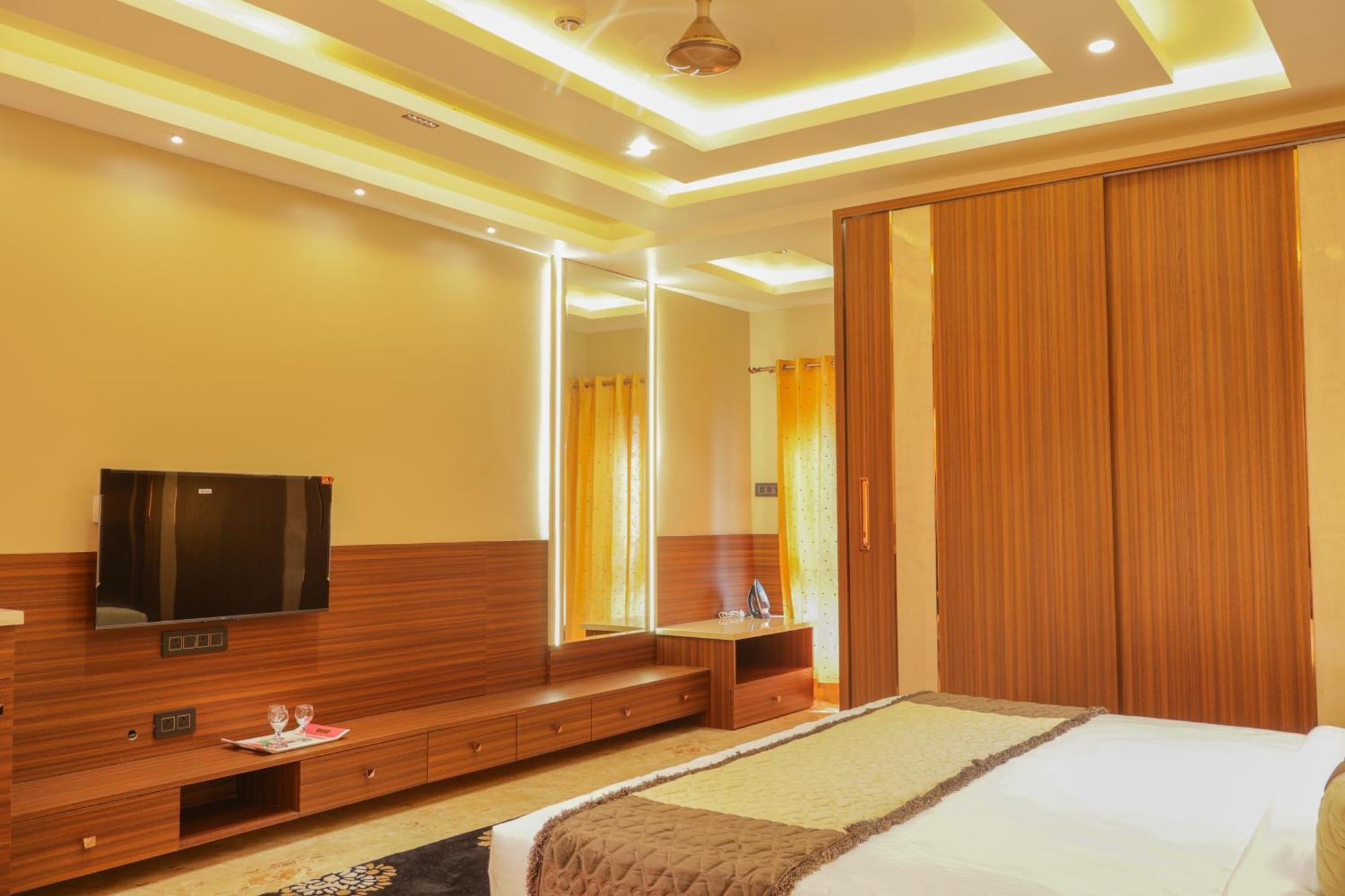 Suramya Homestay Бопал Екстериор снимка