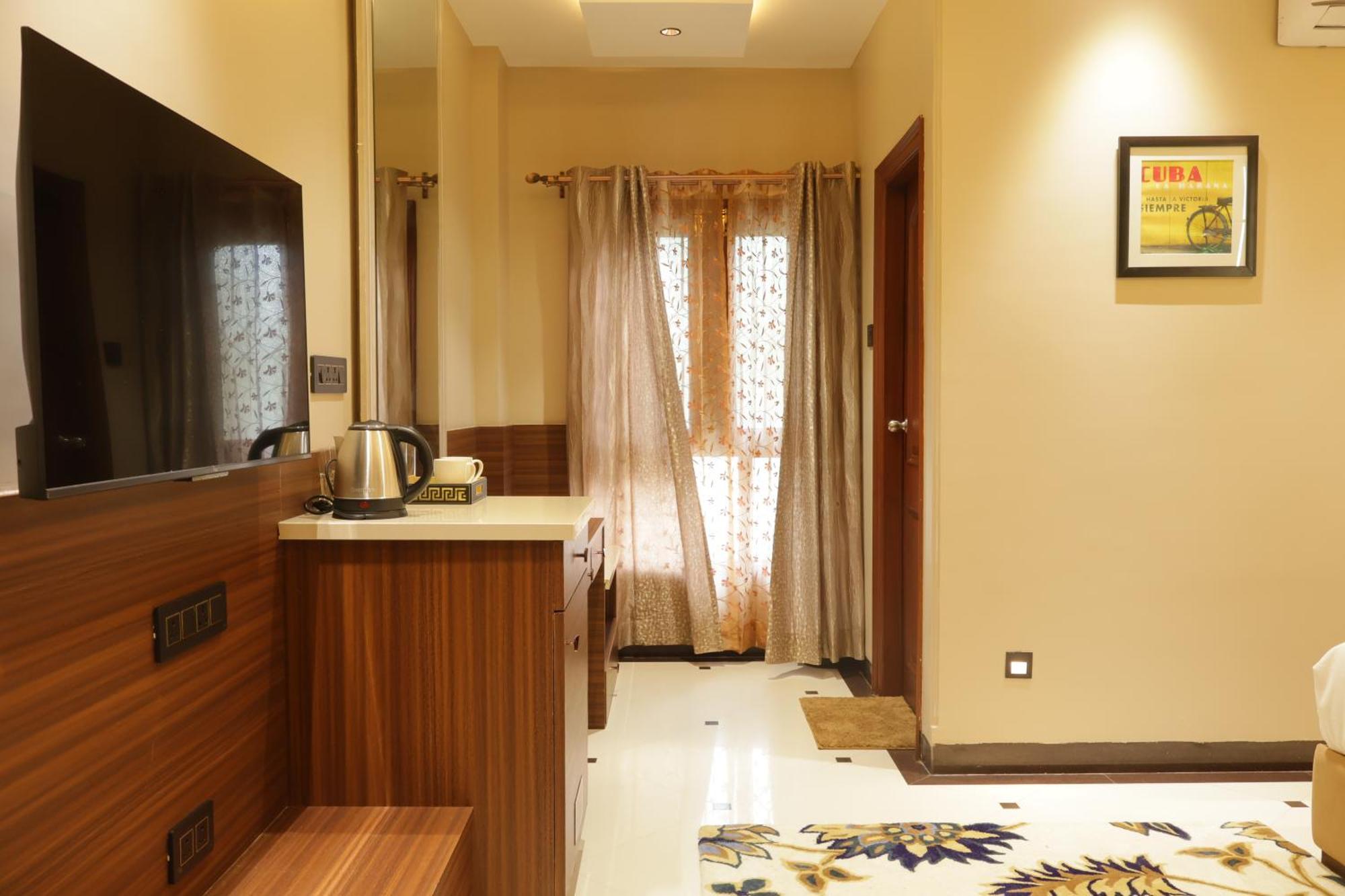 Suramya Homestay Бопал Екстериор снимка